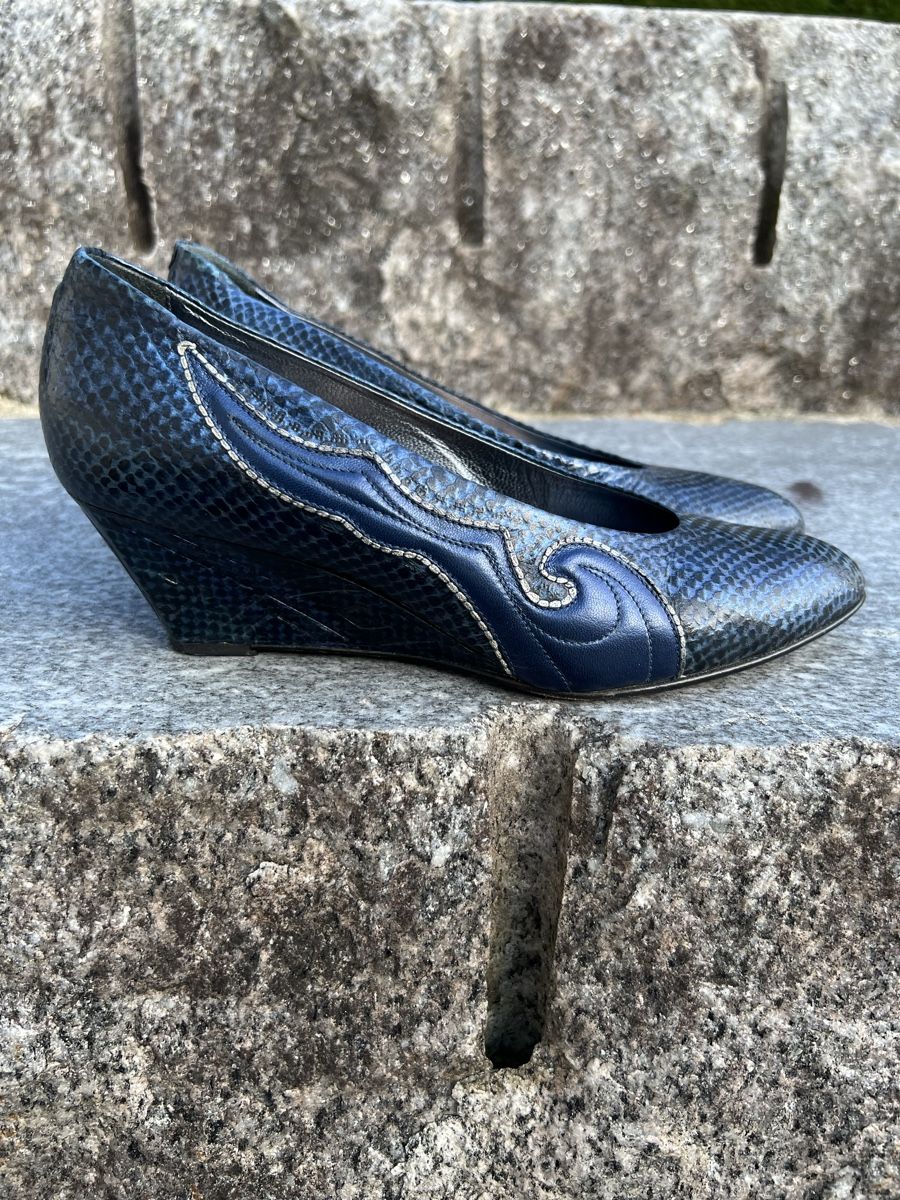 Scarpe da donna: Pumps blau Schlangenoptik Grösse 39.5 – Usato da Betschwanden venduto da Dognose 2