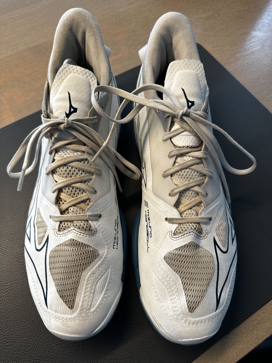 Mizuno Scarpe da uomo: Mizuno Hallenschuh Gr. 43 – Usato da Jona venduto da Stijo6 1