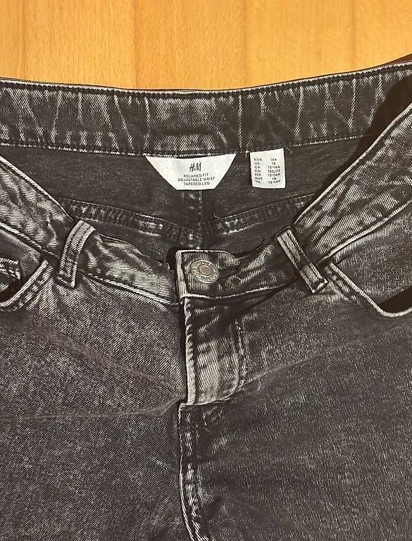 Pantaloni: Y2K Flared Shorts – Usato da Beckenried venduto da ema_t6cf 2