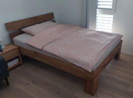 Bett Wildeiche Massiv 140x200cm sehr guter Zustand
