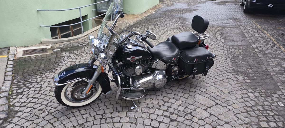 Harley-Davidson Chopper: Harley-Davidson Heritage Softail Classic, FLSTC, 2016 – Usato da Künten venduto da Schnaepplihuus