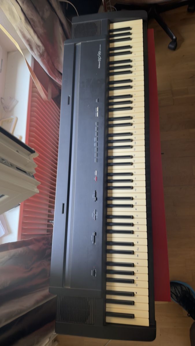 Roland Instruments de musique: Roland ep-9e Digital Piano – D'occasion à St Gallen par Alii 1
