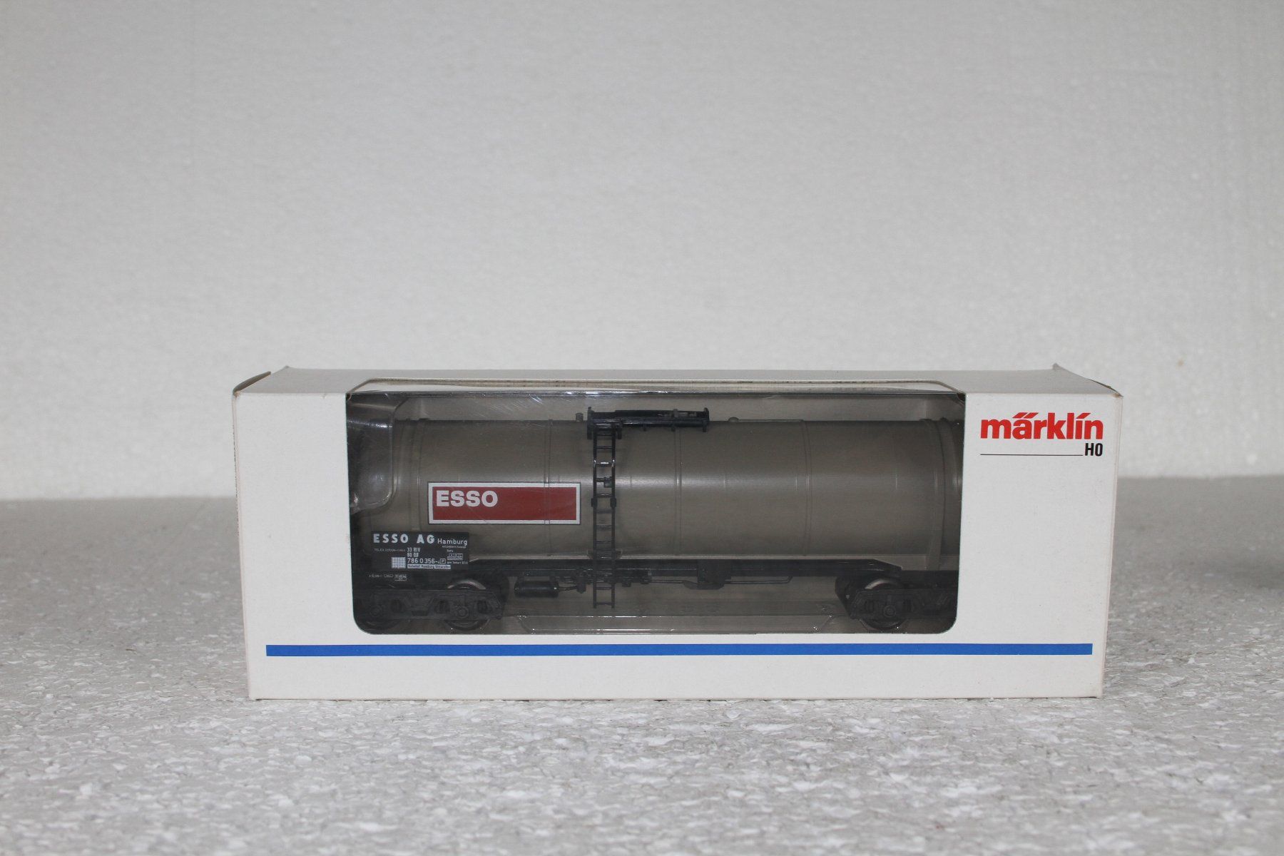 Märklin Modellini di ferrovie: Märklin 4754 Esso Kesselwagen – Usato da Triesen venduto da cor_62ts