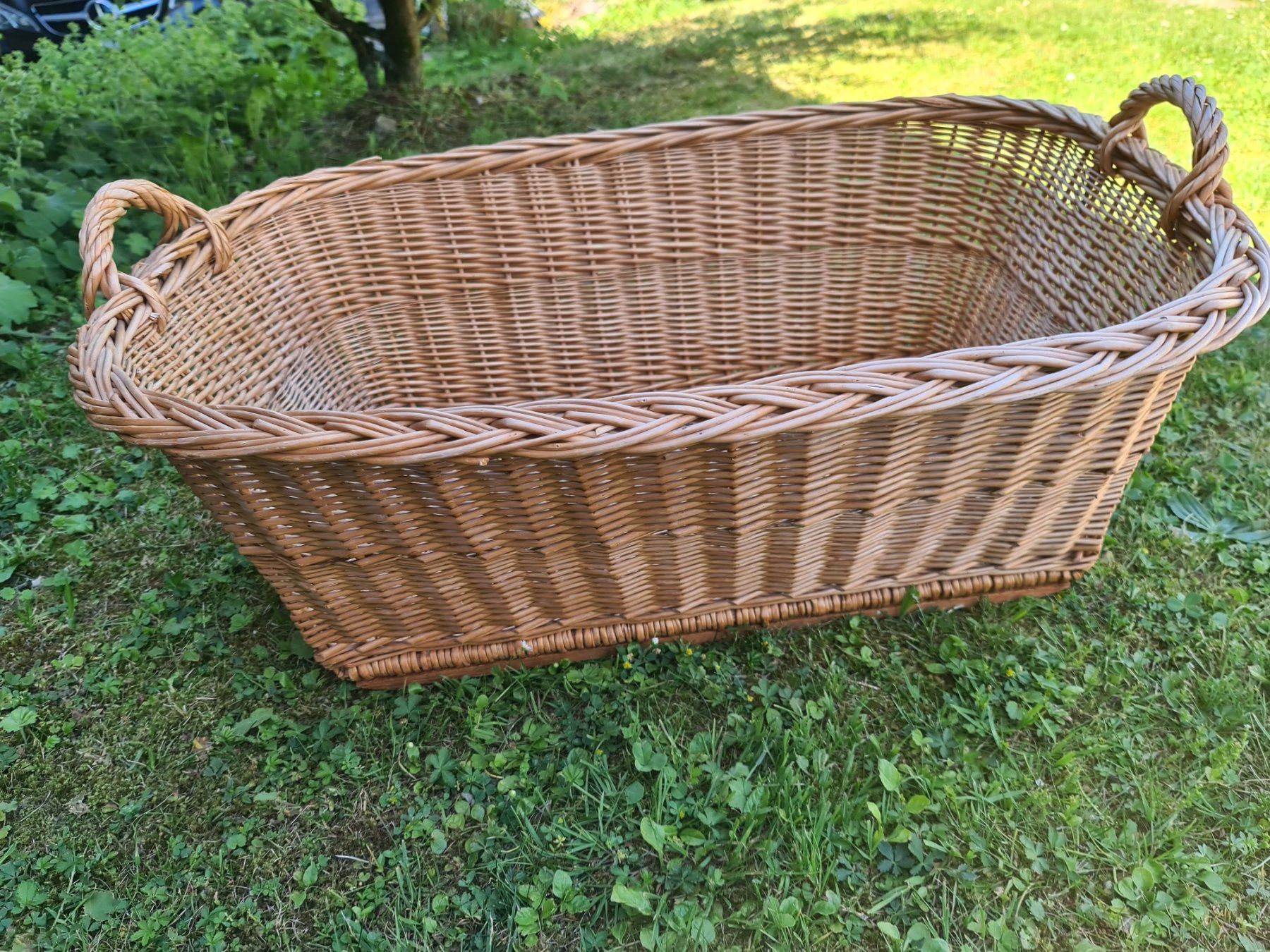 Altro per la casa: Grosse Weidenkorb / Wäschekorb Sommerliche Deko – Usato da Niederlenz venduto da DaveDasWahnsinn 1