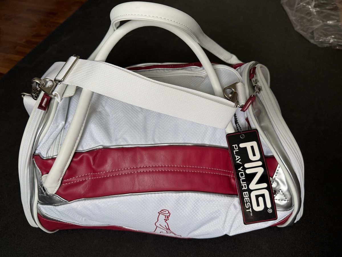 Borse da donna: New PING Ladies Golf Duffel Bag White Red Silver – Nuovo e nell'imballaggio originale da Horgen venduto da thesilverarrow
