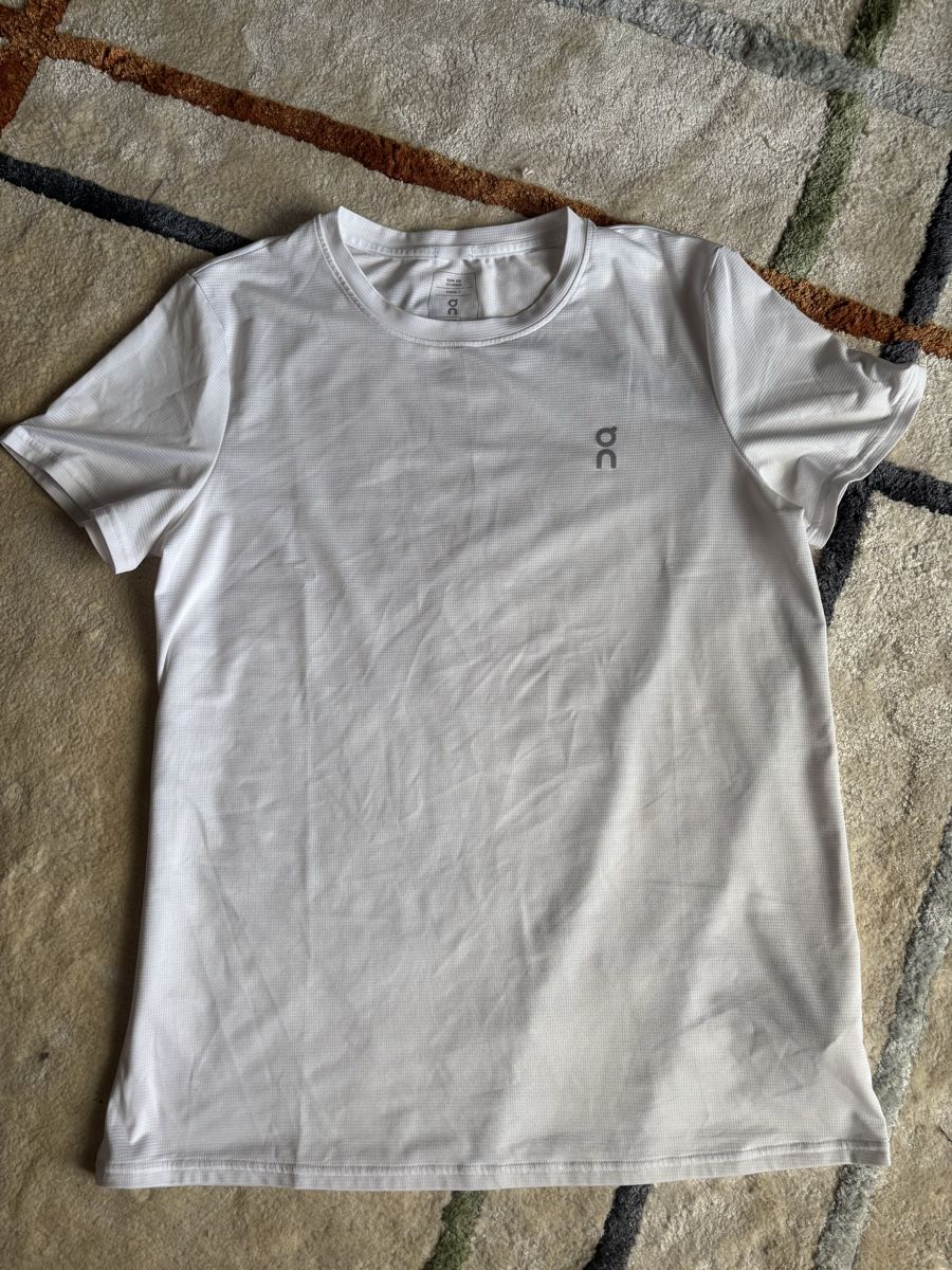 On T-shirts: ON TShirt – Neuf (Voir description) à Zürich par Lynnlouise