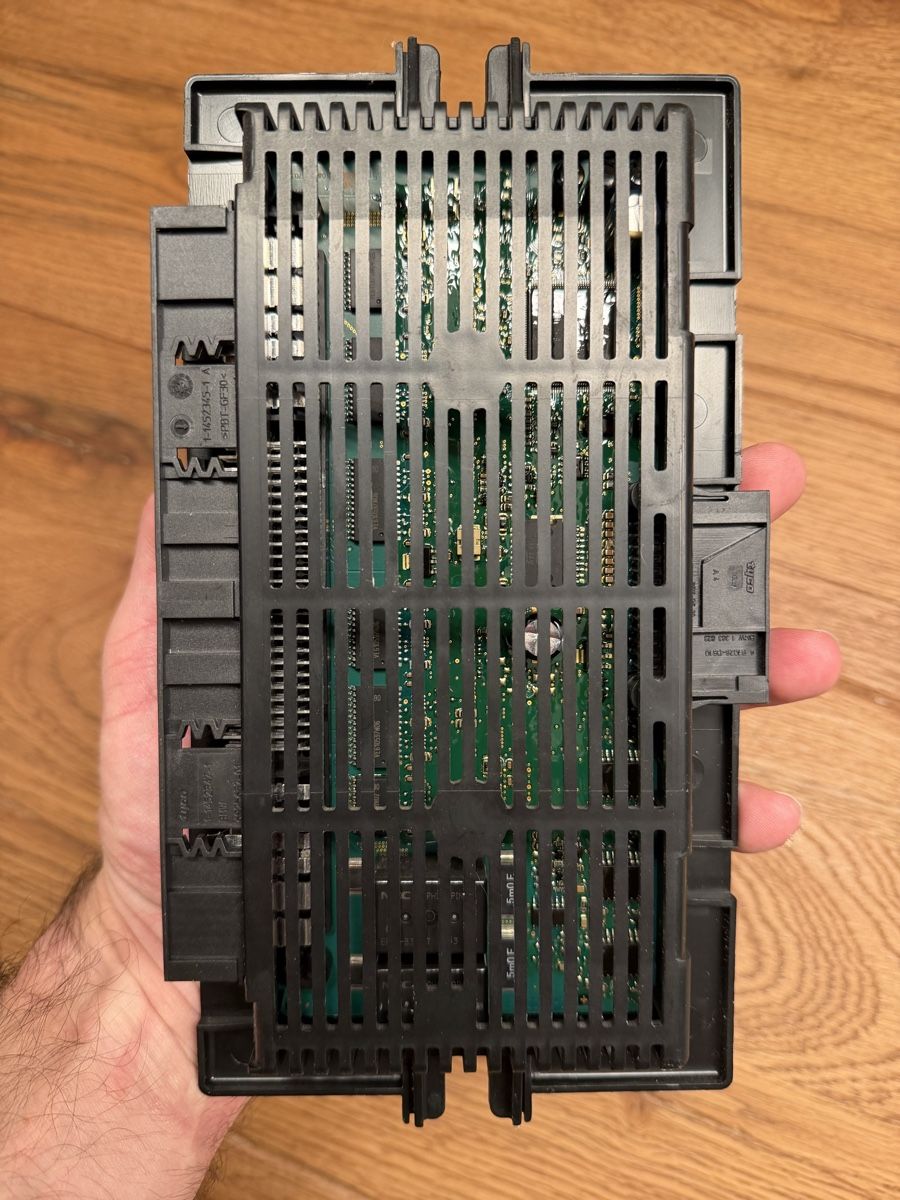BMW Alle Autoersatzteile: originales BMW Fussraum Modul FRM – Gebraucht aus Seengen von Tuatara93 2