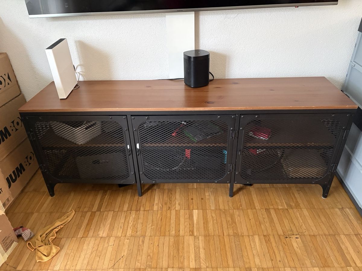 Ikea Mobili TV: Tv Möbel Fjällbo – Usato da Wettingen venduto da Niddu
