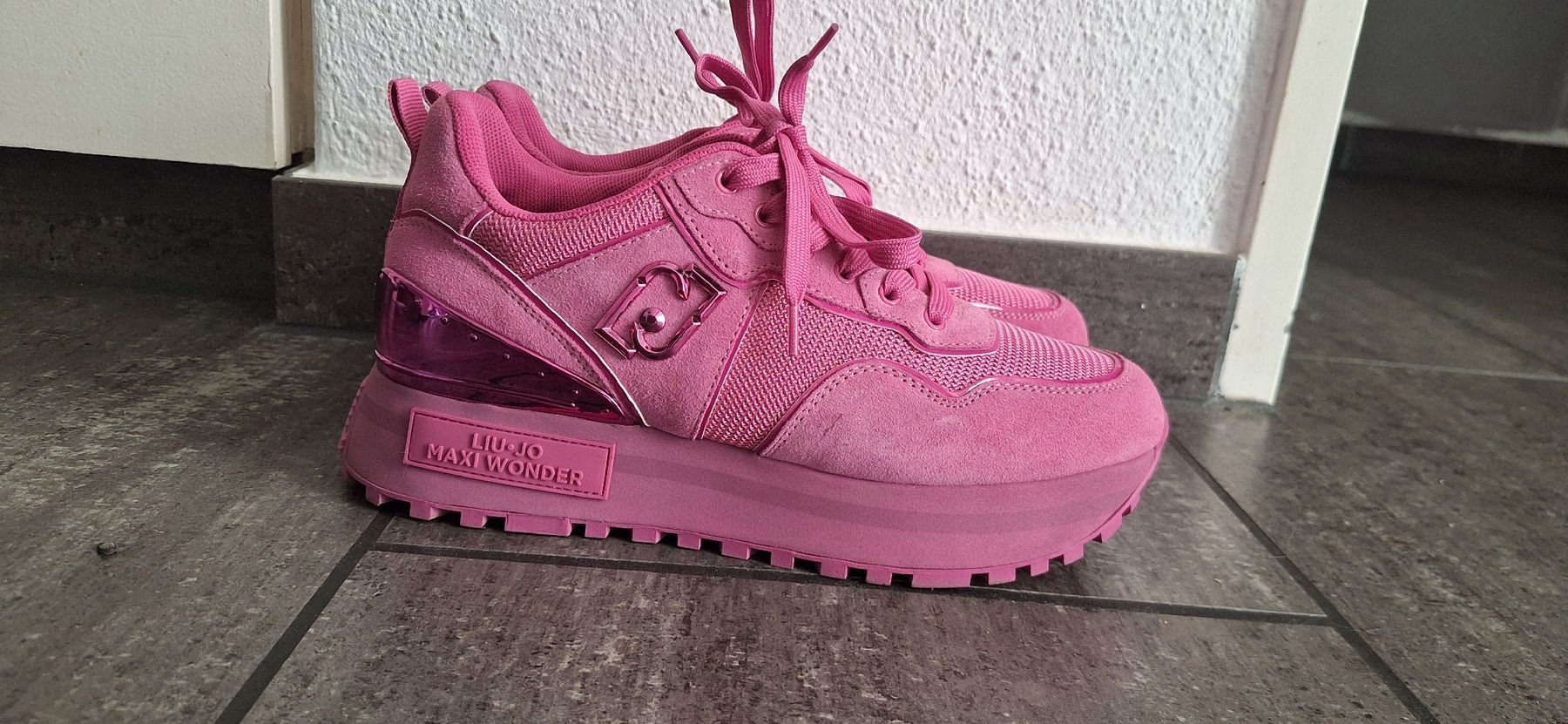 Liu Jo Damenschuhe: LIU JO Turnschuhe Gr. 38 – Gebraucht aus Aarau von Harry33 2
