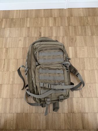 Sac à dos tactique couleur sable bon état 