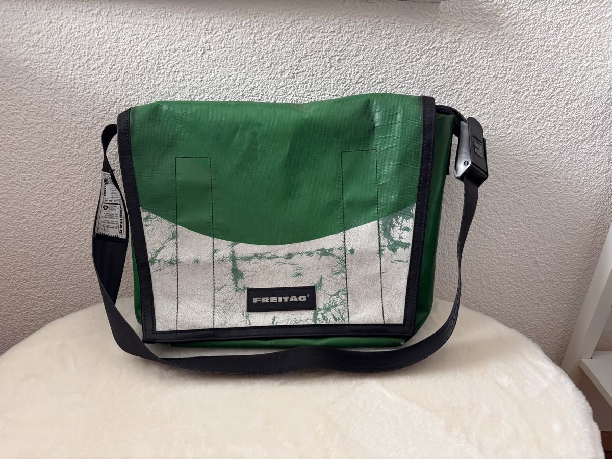 Freitag Taschen: FREITAG Messenger Tasche grün/weiss – Gebraucht aus Winterthur von -tangerine- 1