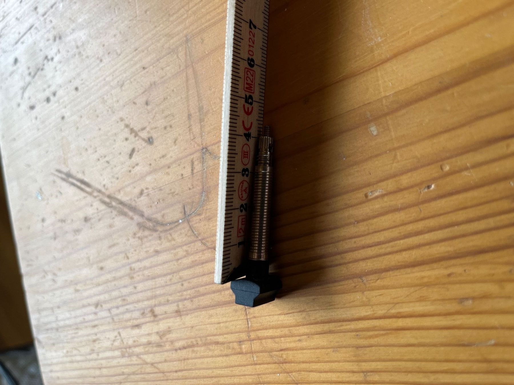 Pièces détachées: Tubeless Ventil – Neuf (Voir description) à Brunnen par alacarteliquidation