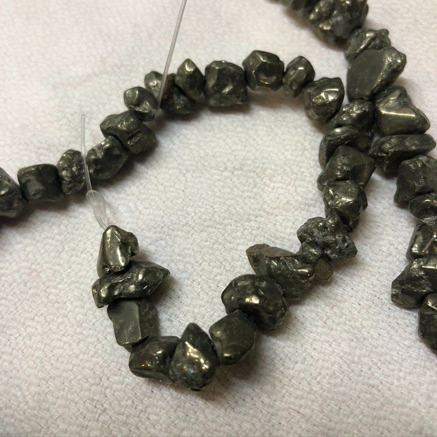 Pietre preziose: spezielle "Pyrit" Nuggets / Perlen 5-10mm - 1 Strang – Nuovo e nell'imballaggio originale da Ittenthal venduto da Hwaggis 1