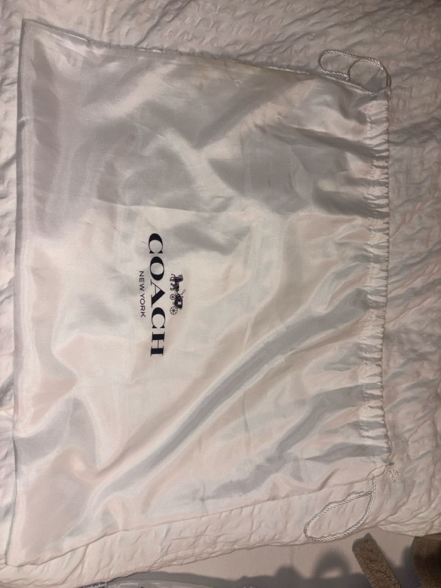 Coach Taschen für Damen: Willow Tote Bag - Handtasche black – Gebraucht aus Wetzikon ZH von ela_qh52 7
