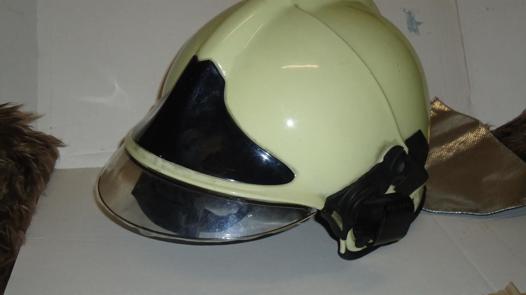Pompieri: Casque pompier / Feuerwehr helm ORIGINAL – Usato da Lausanne venduto da asdyx 6