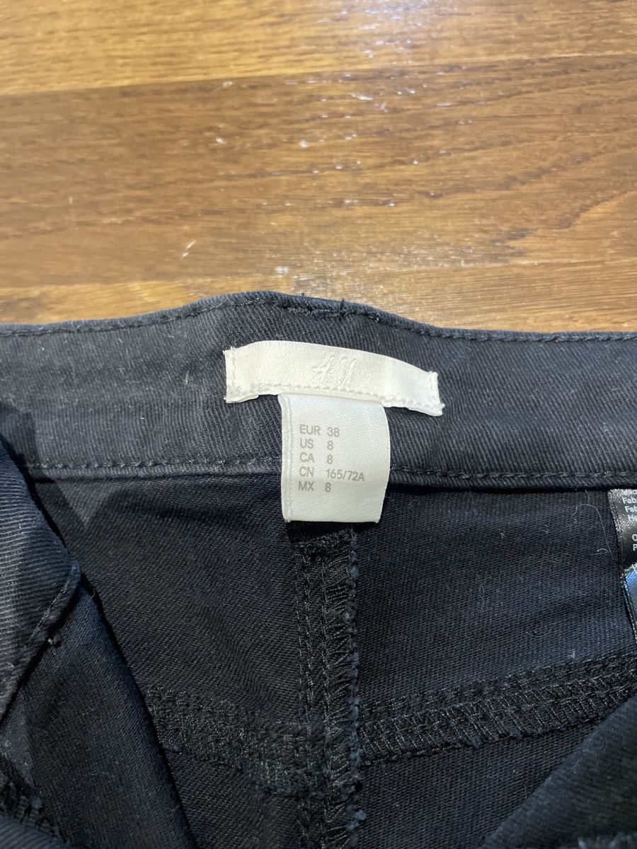 H&M Hosen: Schwarze Shorts von H&M – Gebraucht aus Schmitten FR von Monei19 3