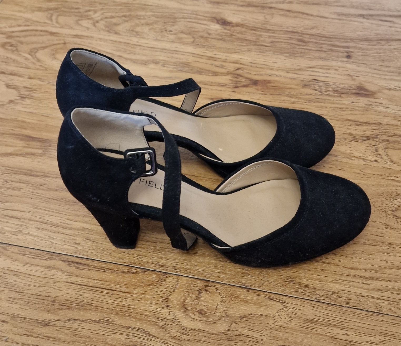 Scarpe da donna: Anna Field Wildleder Pumps Gr. 37 Schwarz – Usato da Wald ZH venduto da Cjp 1
