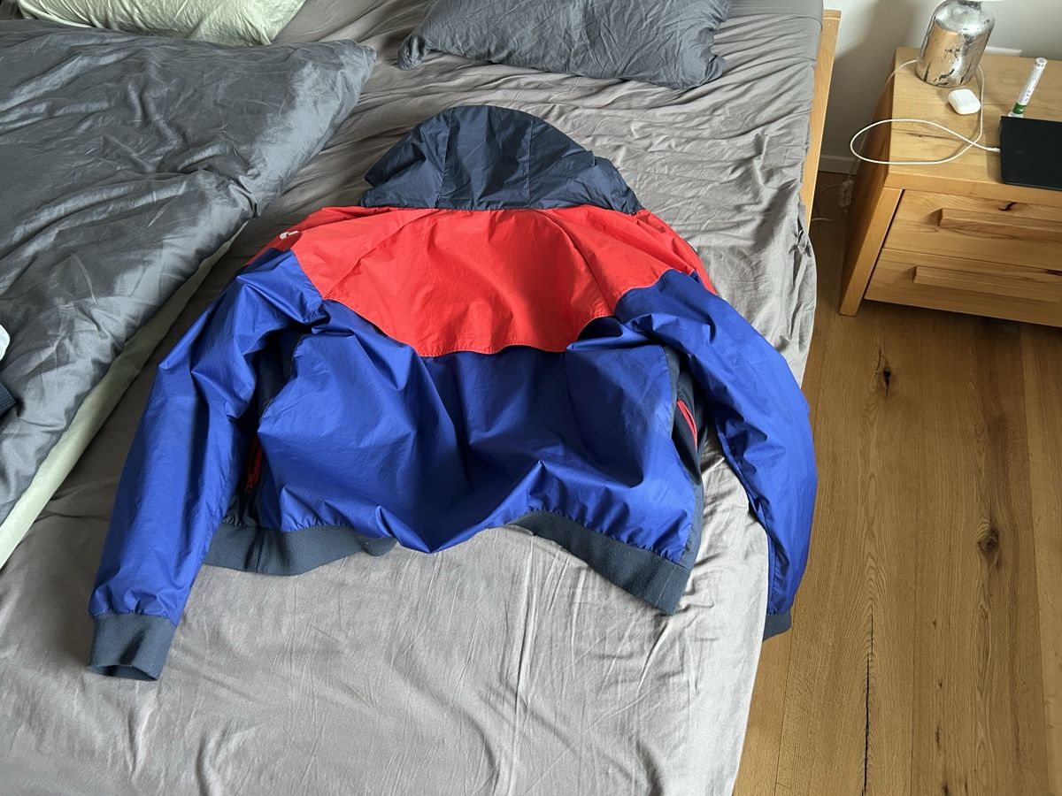 Nike Vestes: Nike Regenjacke – D'occasion à Dörflingen par Benito88 1