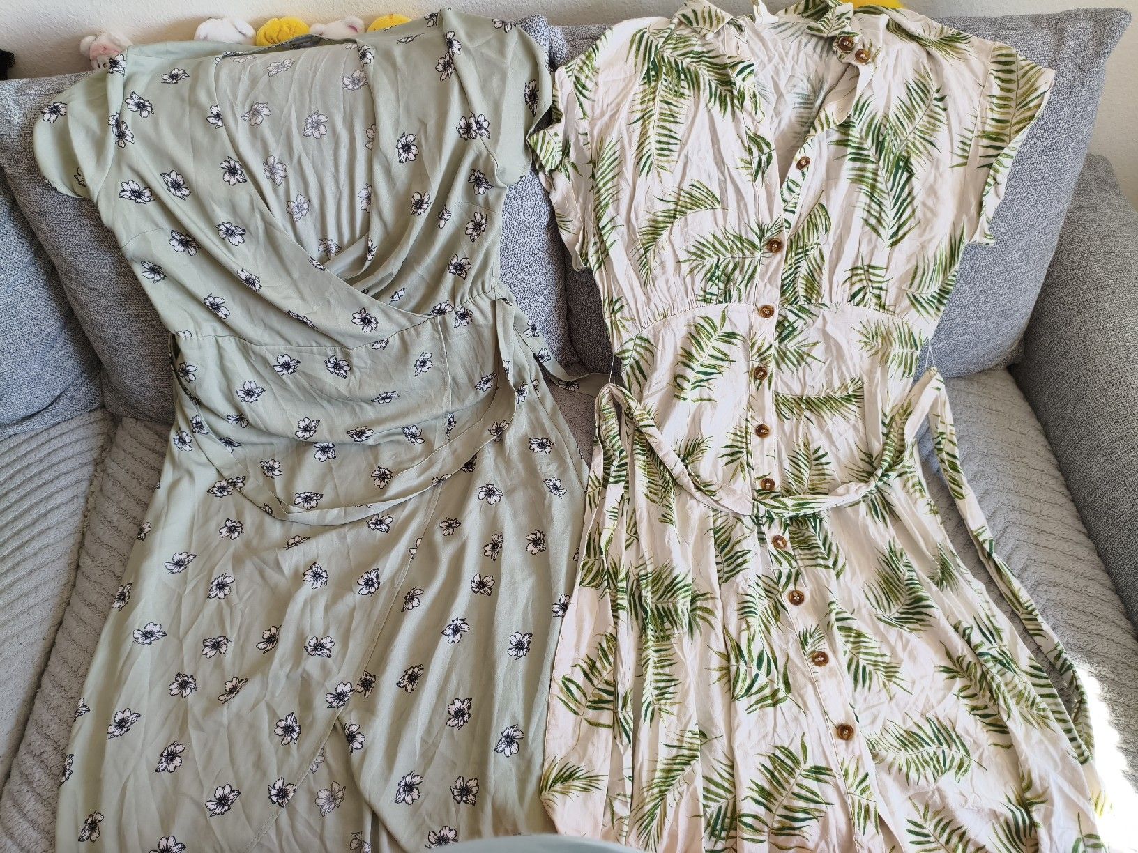 Lotti di vestiti: Lot 2 robes XL – Usato da Lausanne venduto da IseeIceasCream
