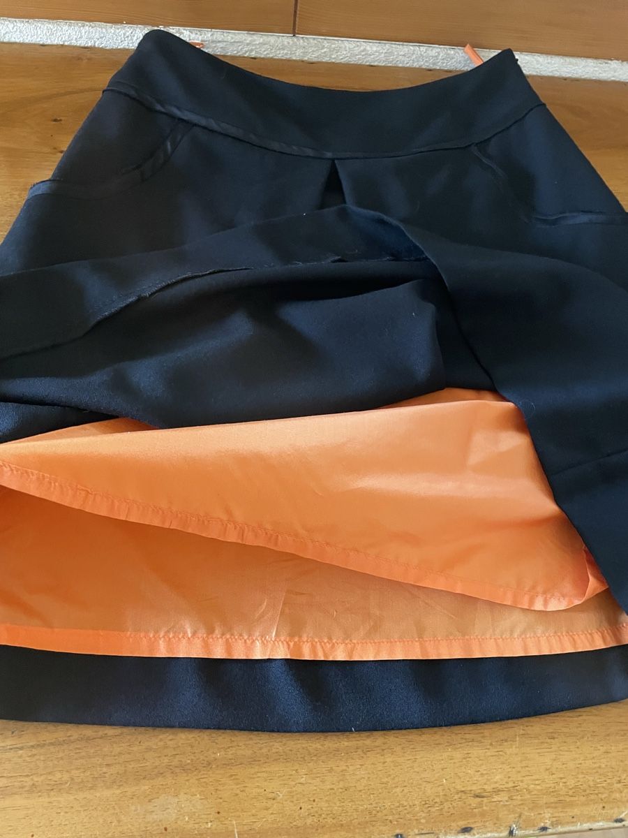 Ensoie Gonne: EnSoie Jupe 36 schwarz – Usato da Bertschikon Gossau venduto da kel_wf2y 1