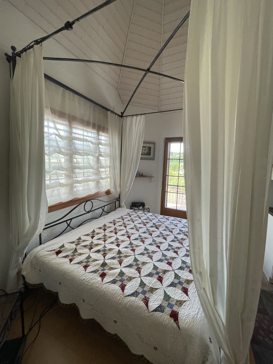 Lits: Bett Himmelbett  – D'occasion à Wölflinswil par Euch0 3