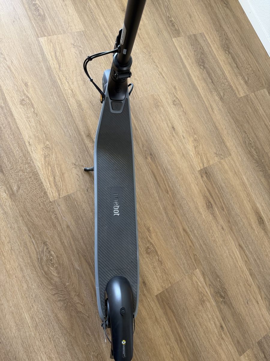 Segway Kickboard: Segway Ninebot E2 E-Scooter gepflegter Zustand – Gebraucht aus Bern von hei_njv9 3