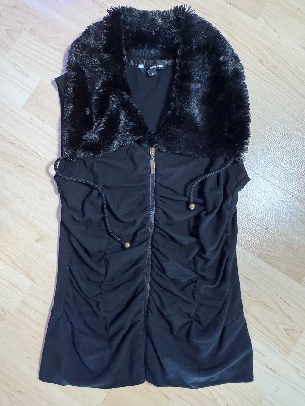 Gilets: Damen Strickweste mit Kunstfellkragen – D'occasion à Seuzach par Inspektor99