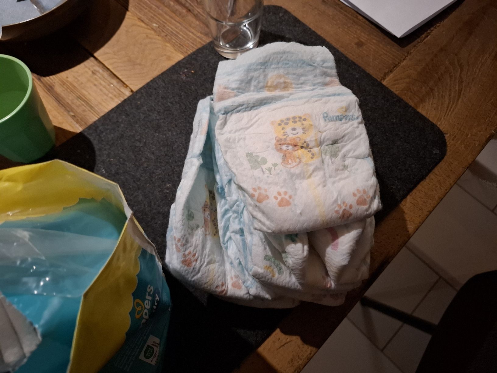 Pampers Windeleimer & Windeln: Pampers Grösse 2 – Neu (gemäss Beschreibung) aus Bowil von Yfazer 2