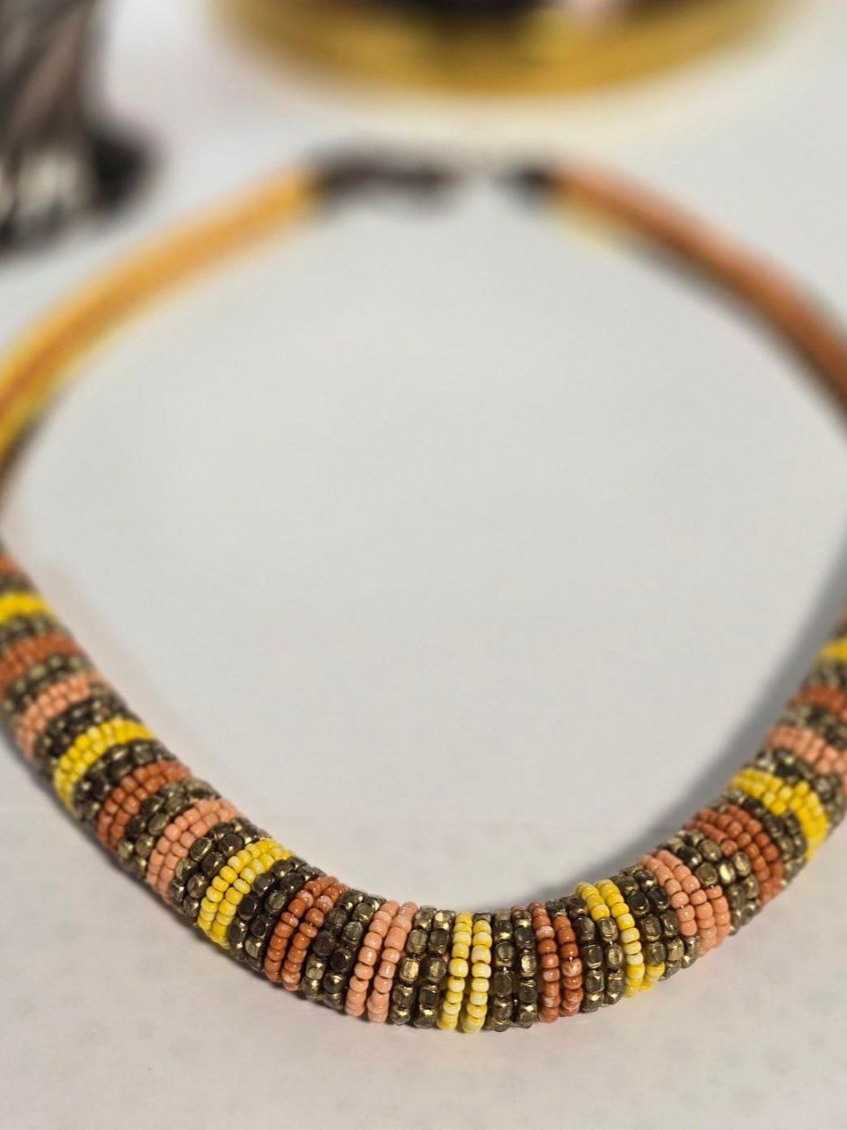 Ketten: Collier Elegantes Ethnisches Multicolor Einzigartigem Design – Gebraucht aus Zürich von dum_x5xn 6