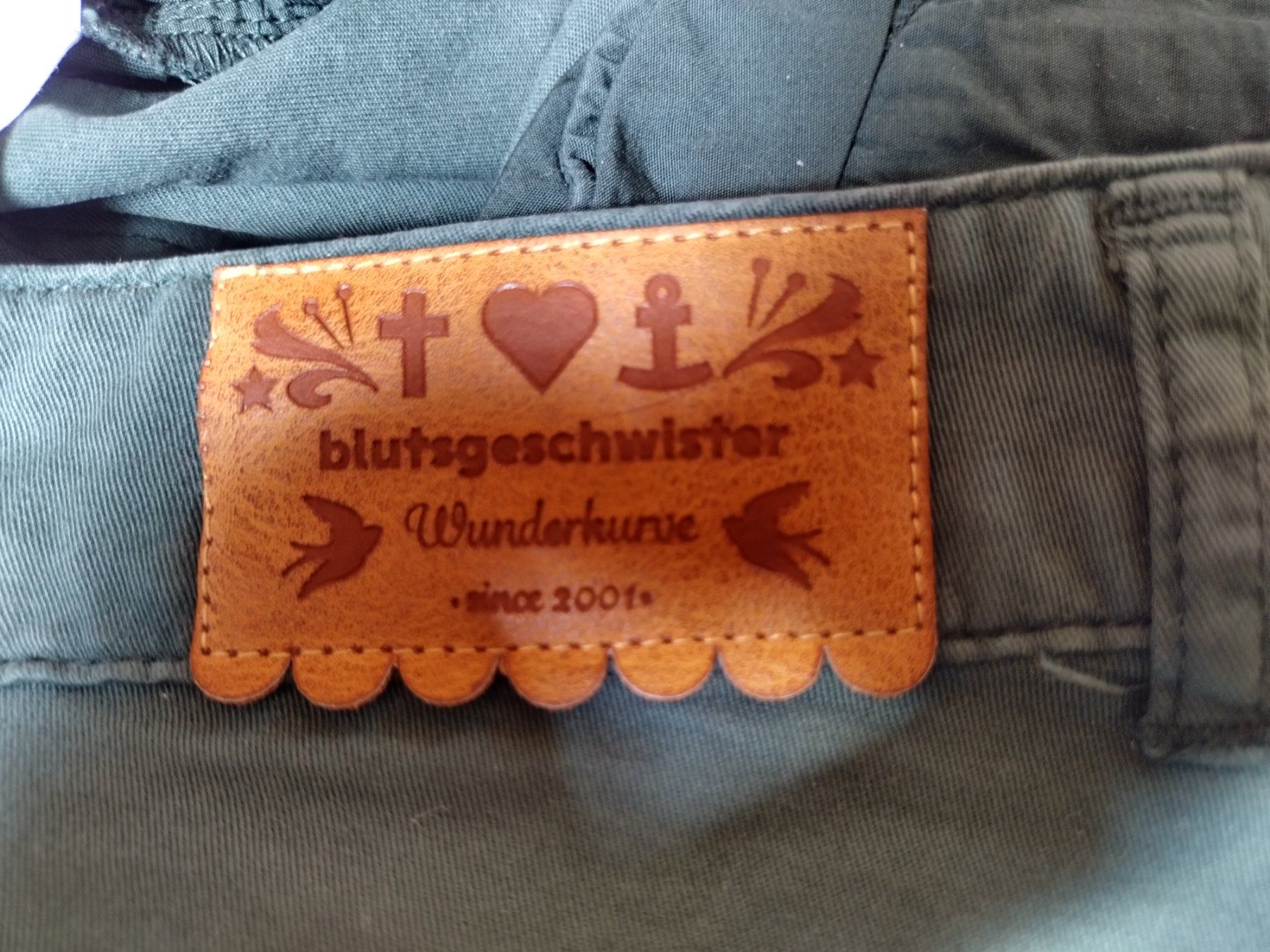 Pantaloni: Blutsgeschwister Damenhose Grün Gr. M – Usato da Bern venduto da vodabine 2