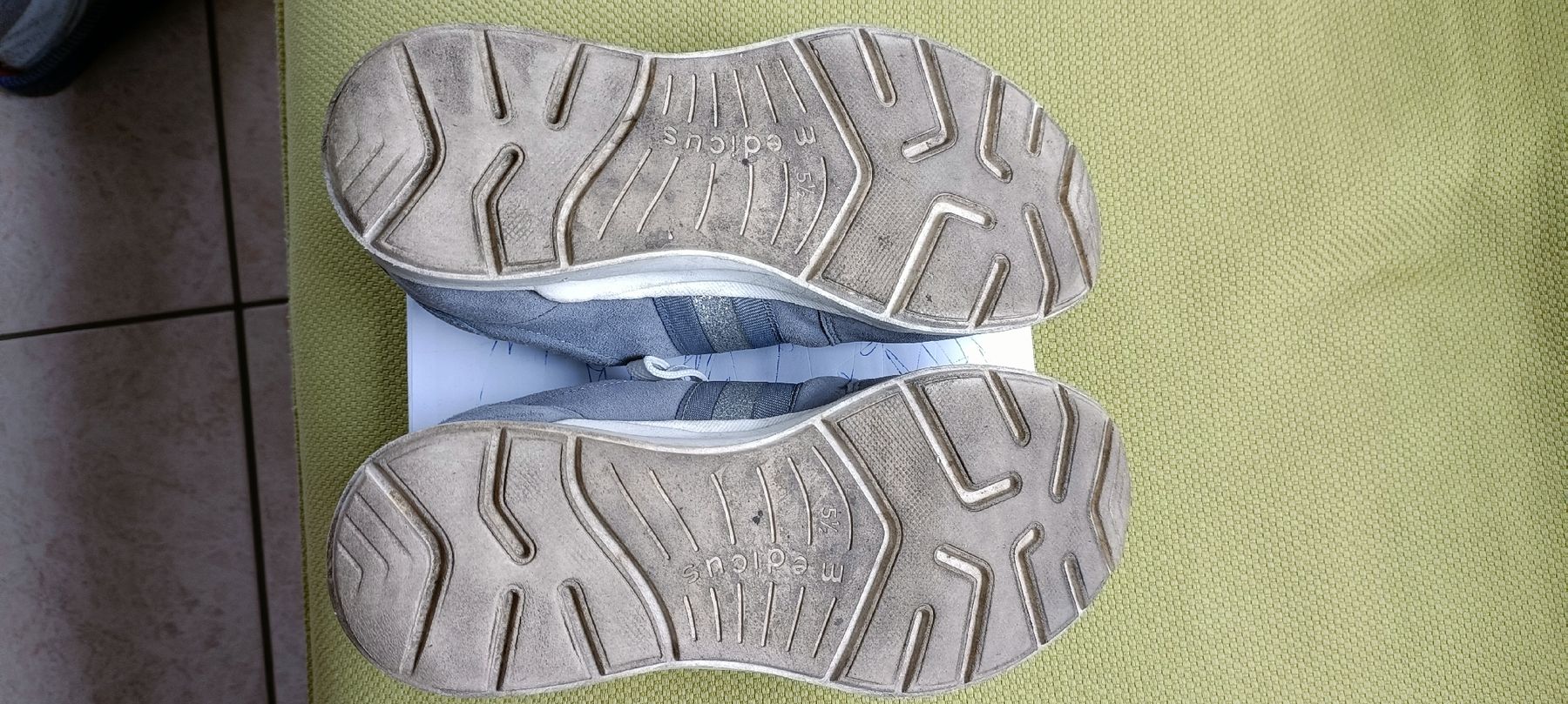 Damenschuhe: Medicus Sneaker aus Leder Gr. 5 1/2 = 38.5 – Gebraucht aus Porza von tbch 3