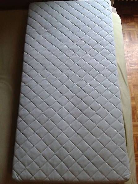 Materassi: Matelas lit bébé – Usato da Bursins venduto da bia_2hnq 1