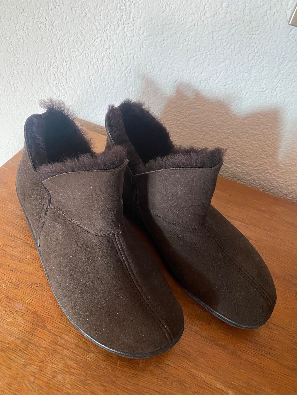 Scarpe da donna: Stiefelette aus echtem Lammfell Gr. 39 – Nuovo (secondo la descrizione) da Uerikon venduto da Vonkamo