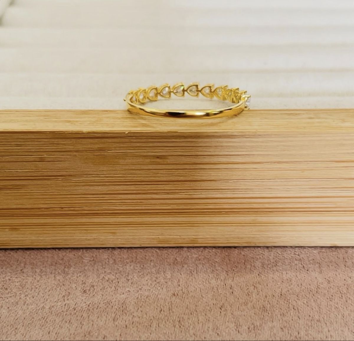 Anelli: 750 Yellow Gold Moissanite Ring – Nuovo (secondo la descrizione) da St.Josefen venduto da lop_lh8d 1