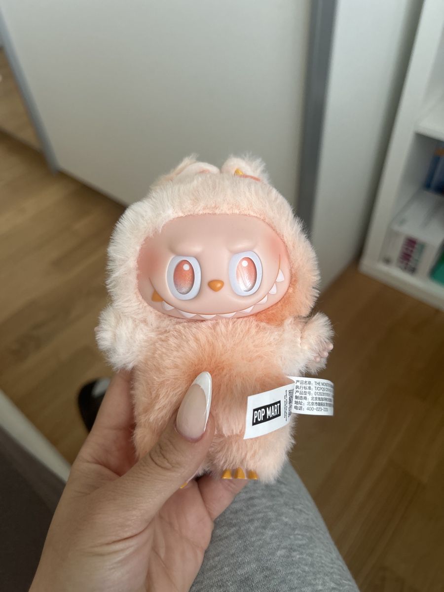 Statuette: Labubu happiness – Nuovo (secondo la descrizione) da Höri venduto da dia_xy7l