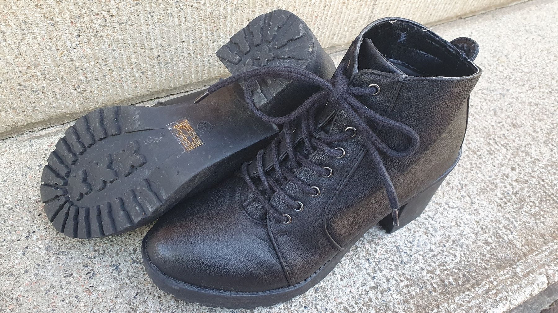 Scarpe da donna: Bottines lacets noires, taille 38 – Usato da St-Imier venduto da Faca02 6