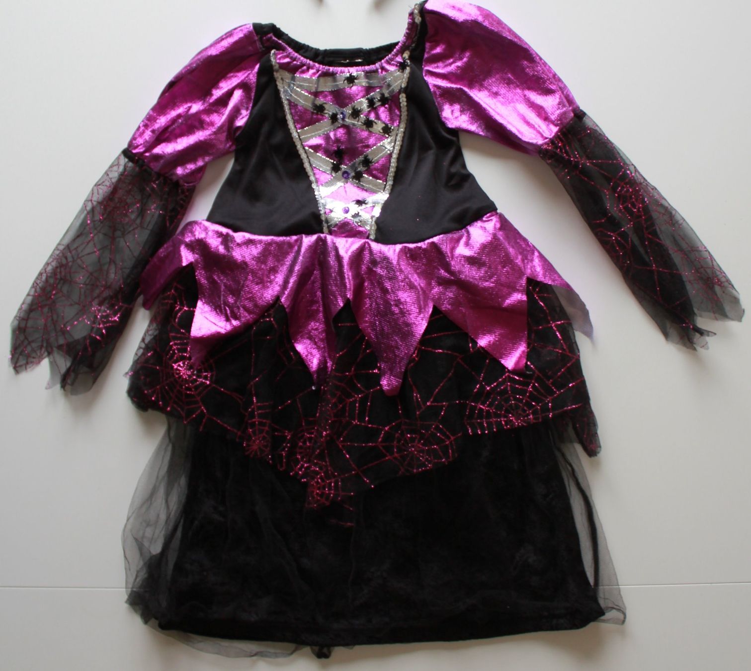 Costumi: Costume sorcière / Hexe t. 2 - 3 ans – Usato da Peseux venduto da CoolShoping 1