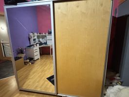 IKEA-Kleiderschrank