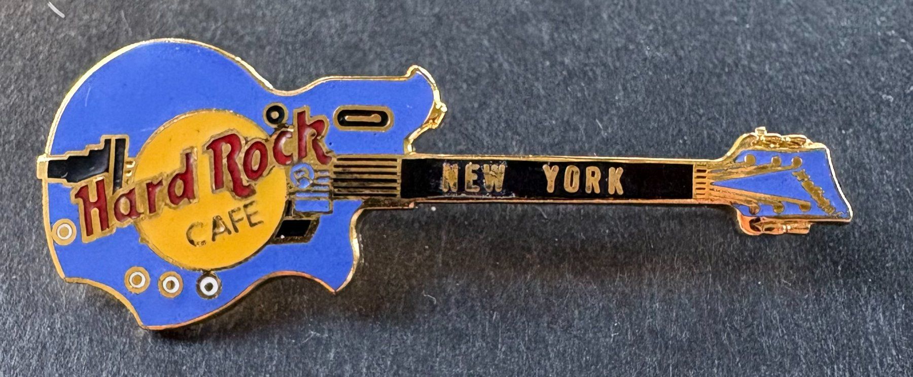 Hard Rock Cafe Placchette & Badge: ANSTECKNADEL HARD ROCK CAFE – Usato da Ostermundigen venduto da wini63