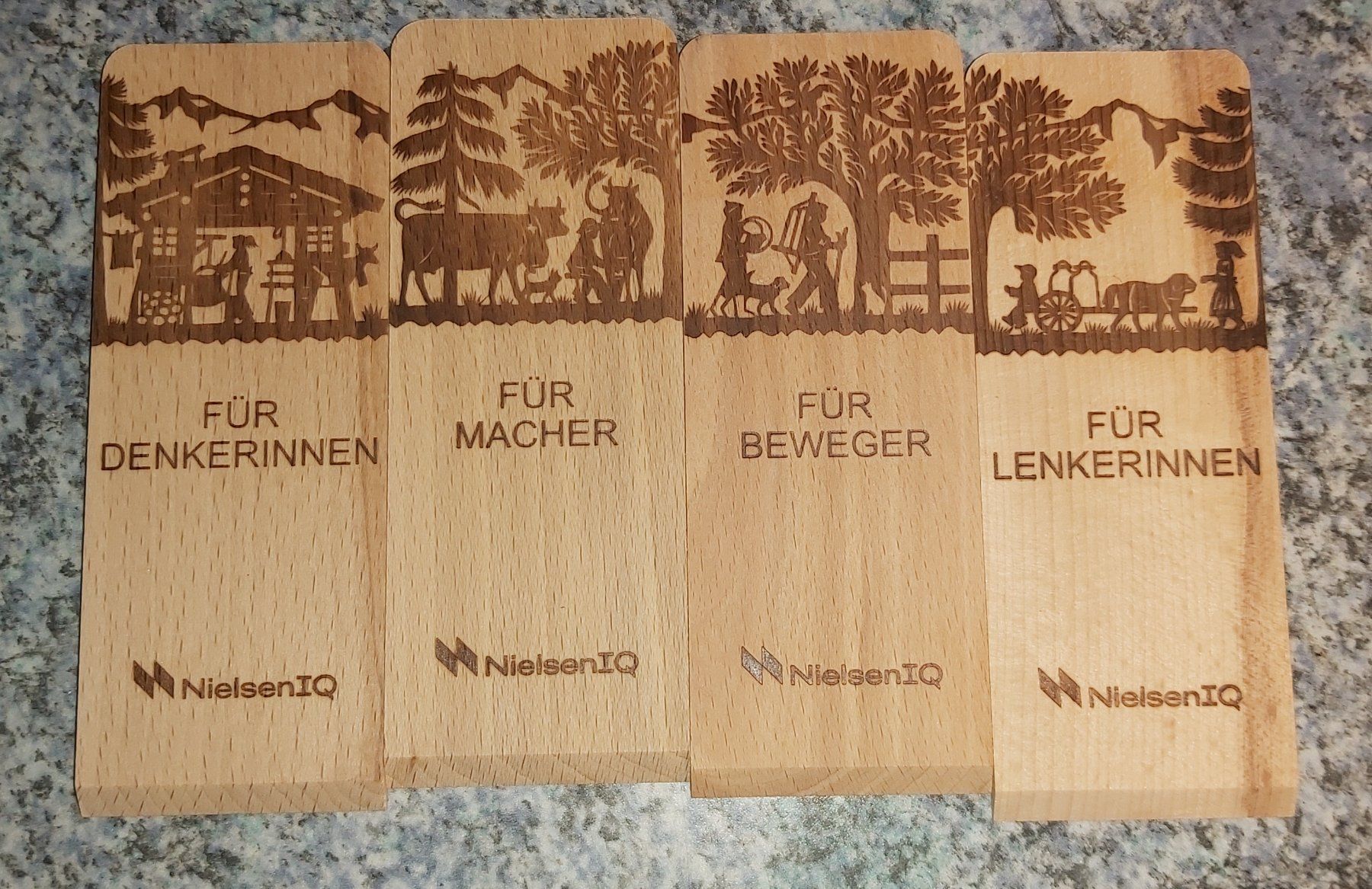 Bestecksets: Raclette Käse Schieber aus Holz – Neu und originalverpackt aus Greppen von 86Sina