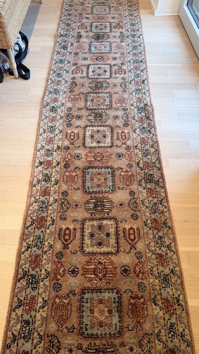 Tappeti: Hand-Knotted Oriental Runner Rug, Geometric Pattern – Usato da Schlieren venduto da helena.Gini 2