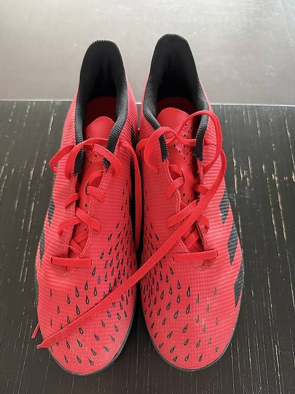 Adidas Scarpe da uomo: Adidas Predator Club Turf - 45 – Usato da Zumikon venduto da flag3