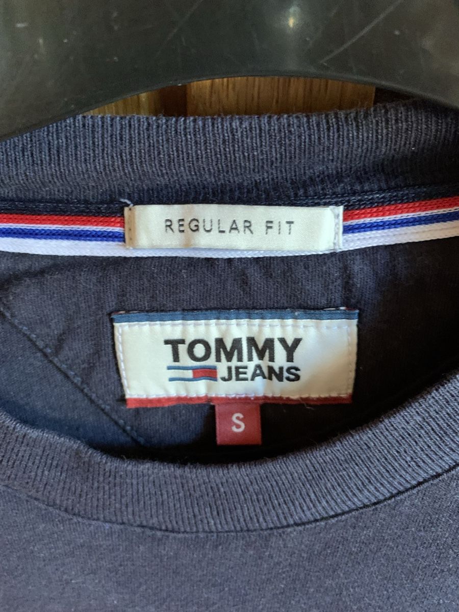 Tommy Hilfiger T-shirt: Tee-shirt Tommy Hilfiger – Usato da La Neuveville venduto da nat_r69j 1