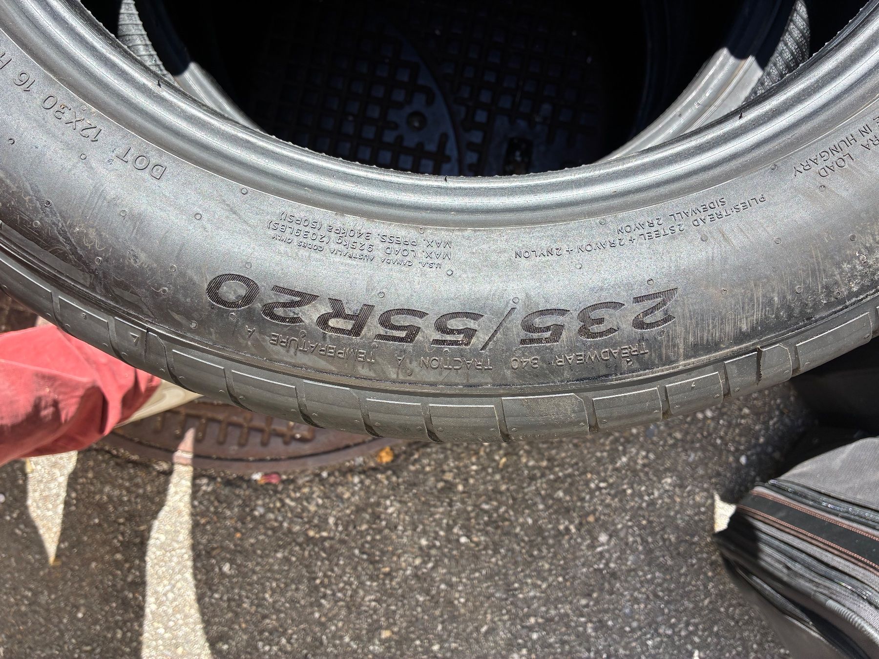 Pneus & Roues: Pneus – D'occasion à Sion par em1_2wkw