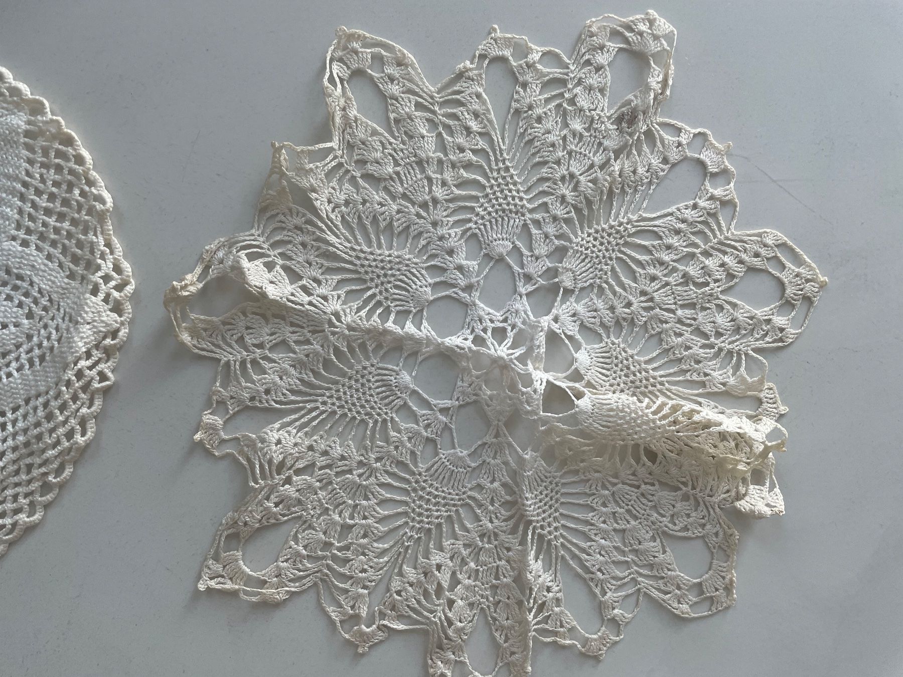 Sonstige Tischwäsche: Lot of 6 Häkeldeckchen – Gebraucht aus Minusio von Pink222 2