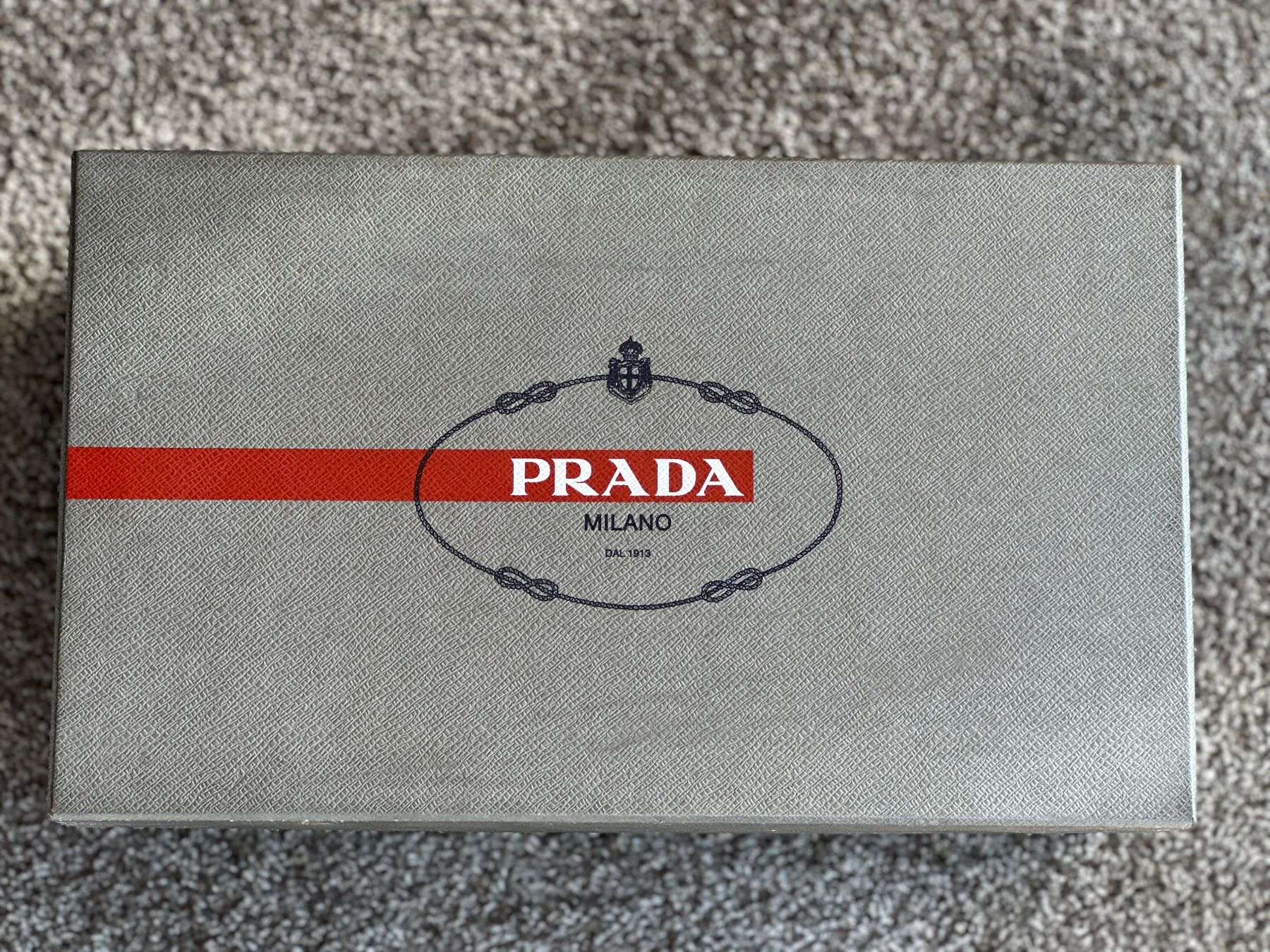 Prada Chaussures hommes: Prada Hawaii Sneaker schwarz Canvas NEU! – Neuf avec emballage d'origine à St. Gallen par secondhand.kids 7