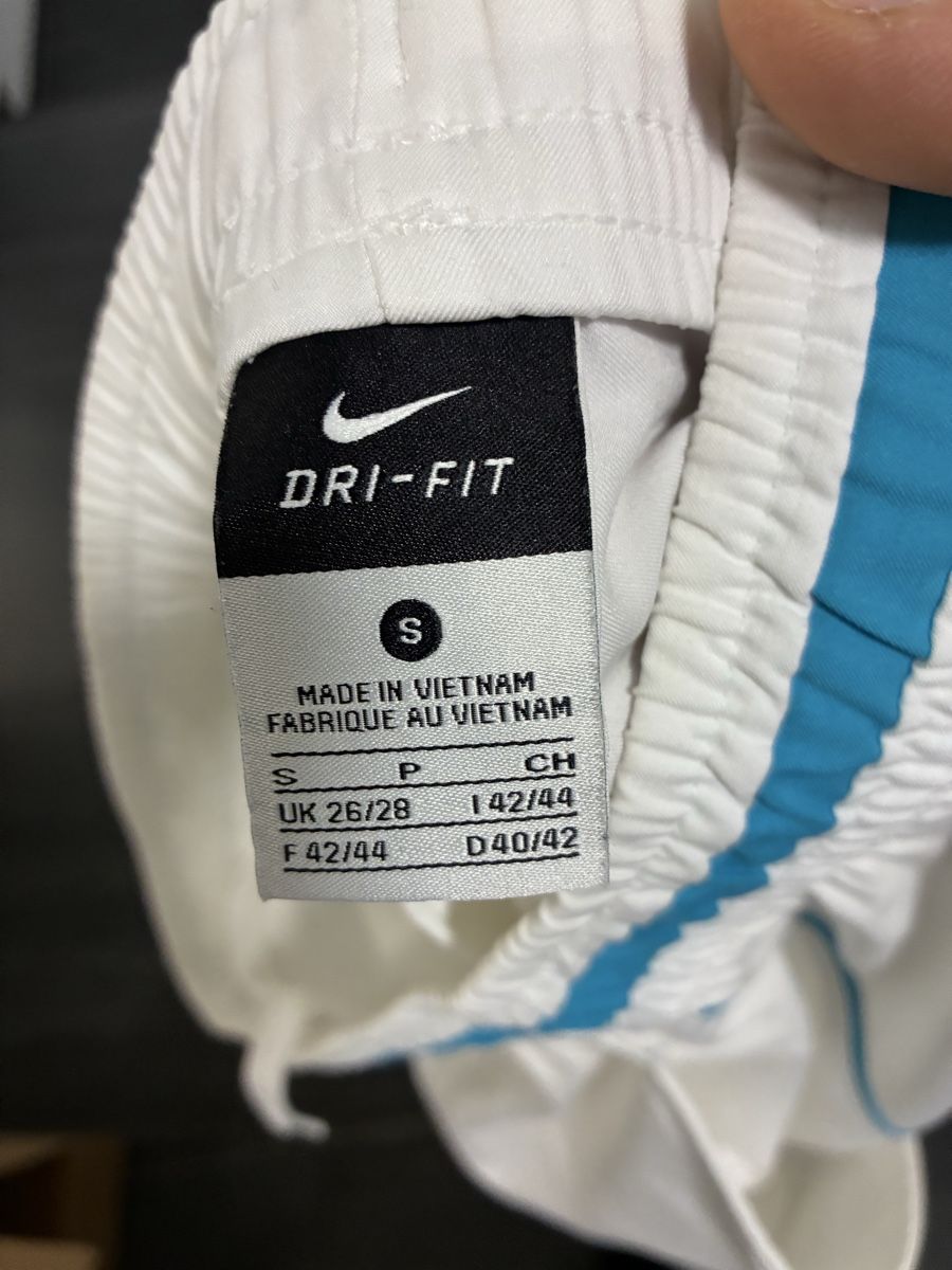 Lotti di vestiti: Nike Tennis Set, – Usato da Uznach venduto da j.g.gashi 3