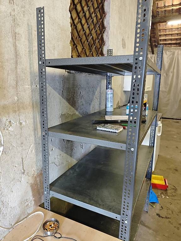 Scaffali: Scaffale in ferro  – Usato da Taverne venduto da mar_v68c