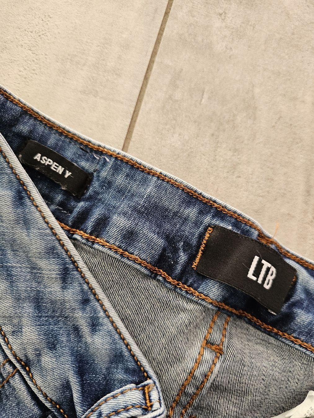 Jeans: neue jeans LTB Aspen W25 – Nuovo (secondo la descrizione) da bellinzona venduto da zeus6535 5