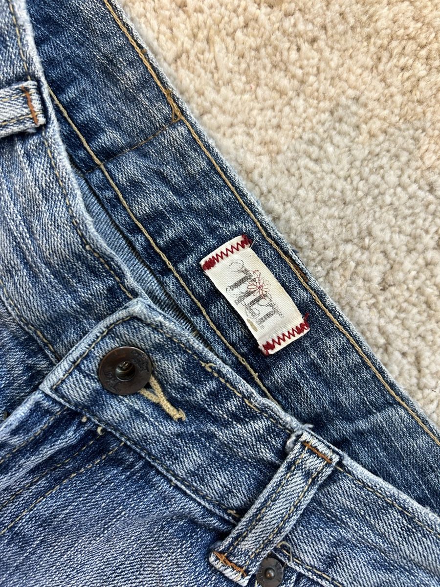 Jeans: super cute y2k jeans with design on backpockets  – Usato da Dietlikon venduto da leaaasells 4